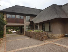 Zebula Golf Estate and Spa -Tok-Tokkie Knocking 16 pax Moi Signature Luxury villa